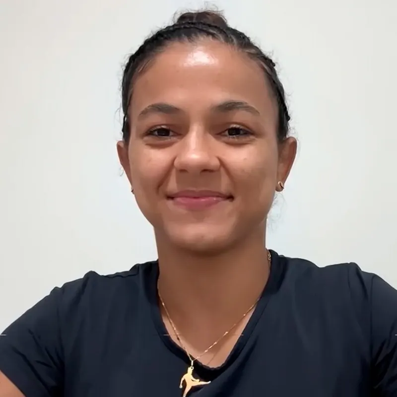 Ilustração da notícia: Natália Silva bate Wang Cong e é a 1ª brasileira campeã do peso-mosca no UFC