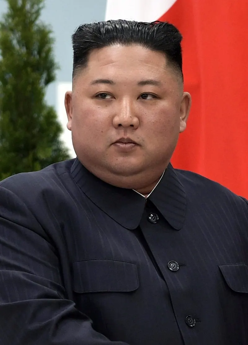 Ilustração da notícia: Coreia do Norte diz que míssil testado no sábado usa IA para corrigir a rota