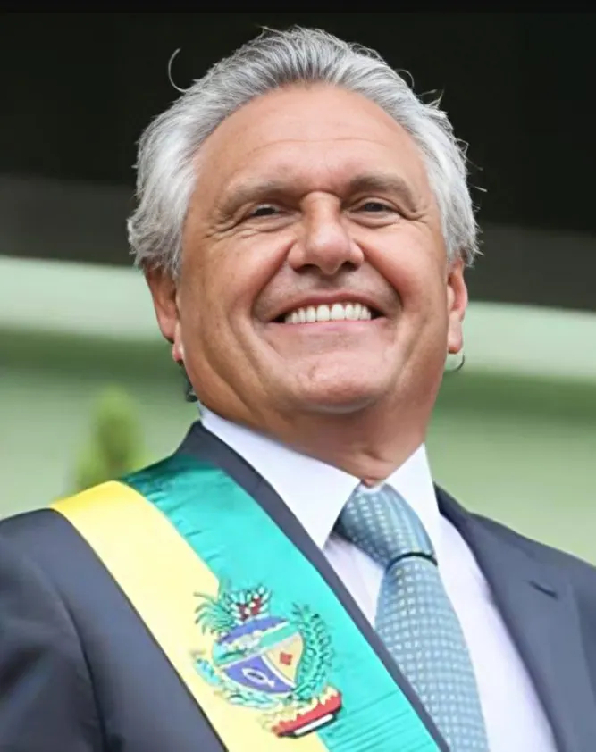 Ilustração da notícia: Caiado e Vilela anunciam apoio a Flávio Bolsonaro no 2º turno nesta terça