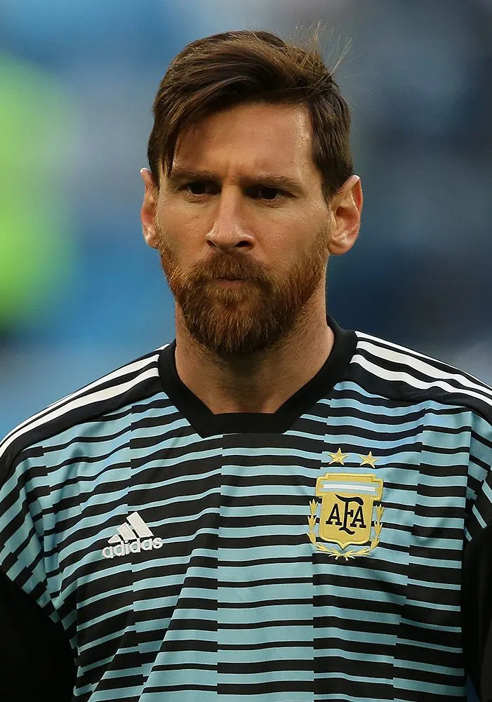 Ilustração da notícia: Espetáculo de drones com marca de patrocinador provoca vaias na despedida de Messi