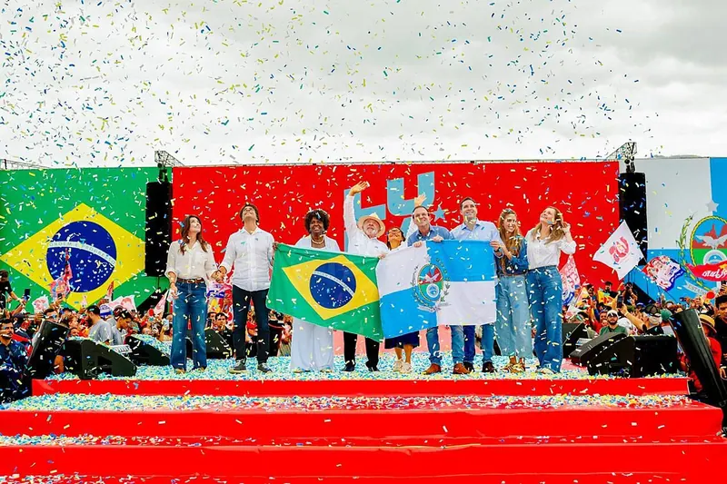 Ilustração da notícia: Lula admite resistência às redes e atende cobranha da campanha no 2º turno