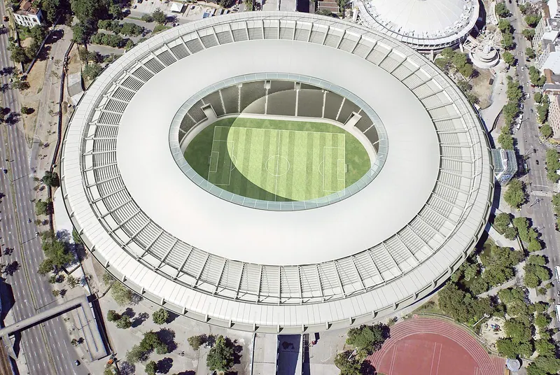 Ilustração da notícia: Fluminense muda quatro posições e terá Arana e Serna no time contra o Coritiba