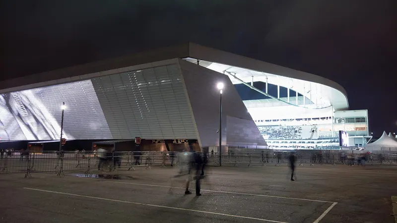 Ilustração da notícia: Corinthians fecha acordo com a Caixa e desbloqueia R$ 27 milhões para pagar salários
