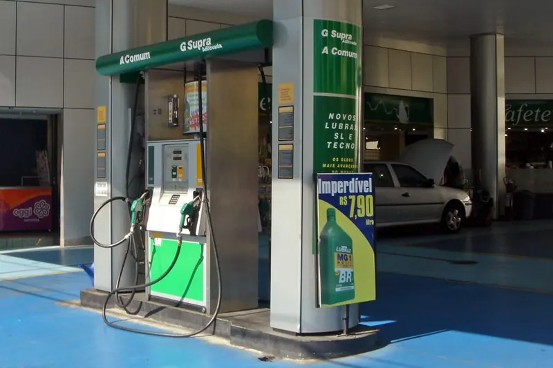 Ilustração da notícia: Governo zera tributos sobre a gasolina por 30 dias e amplia subvenção a diesel e etanol