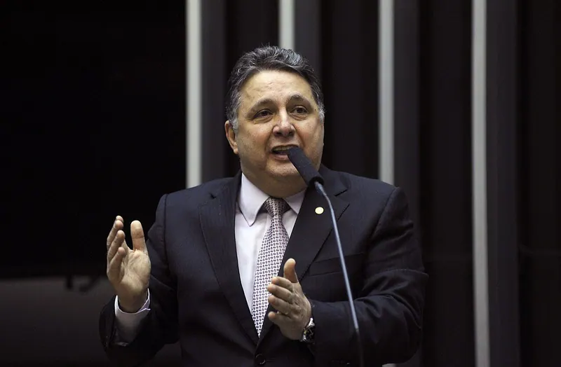 Ilustração da notícia: TRE-RJ refaz neste sábado o cálculo dos votos para governador após anulação de Garotinho