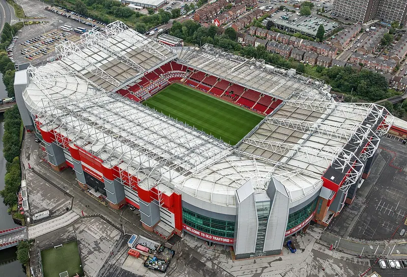 Ilustração da notícia: Manchester United recebe o Tottenham em Old Trafford pela 6ª rodada da Premier League