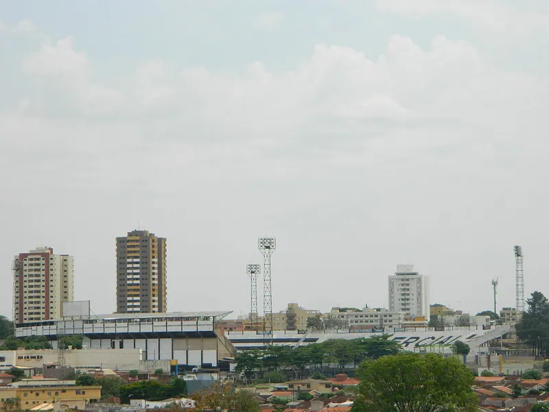 Ilustração da notícia: Comercial, de Ribeirão Preto, avança para virar SAF e já planeja a temporada 2027