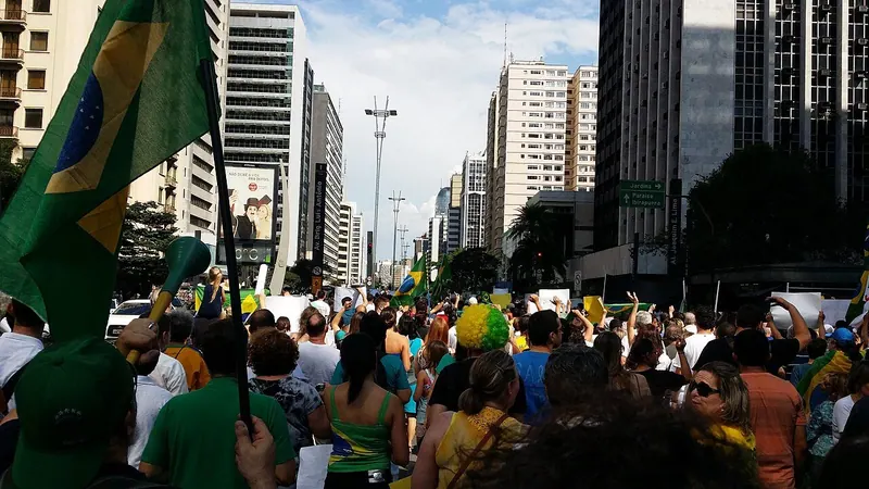 Ilustração da notícia: Lula confirma ida a ato na avenida Paulista neste domingo, em São Paulo