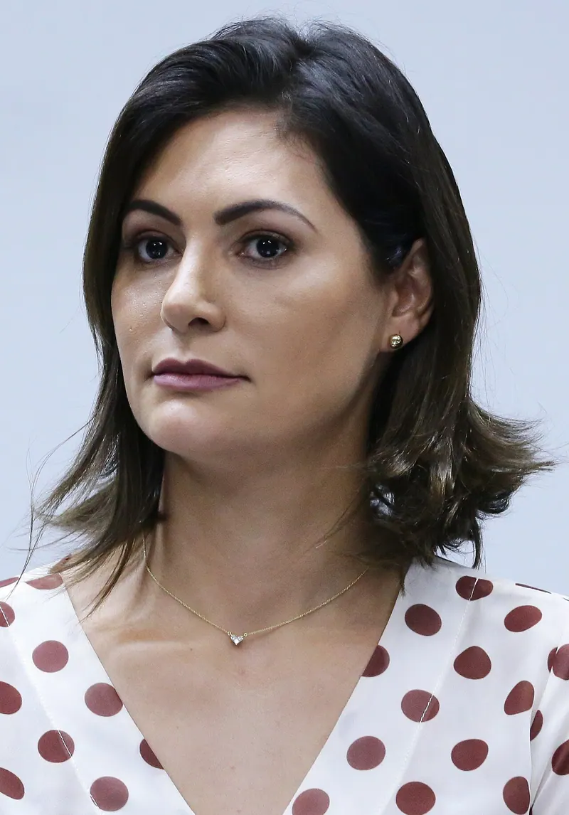 Ilustração da notícia: Eleição leva ao Congresso 33 estreantes nas urnas, entre eles Michelle Bolsonaro