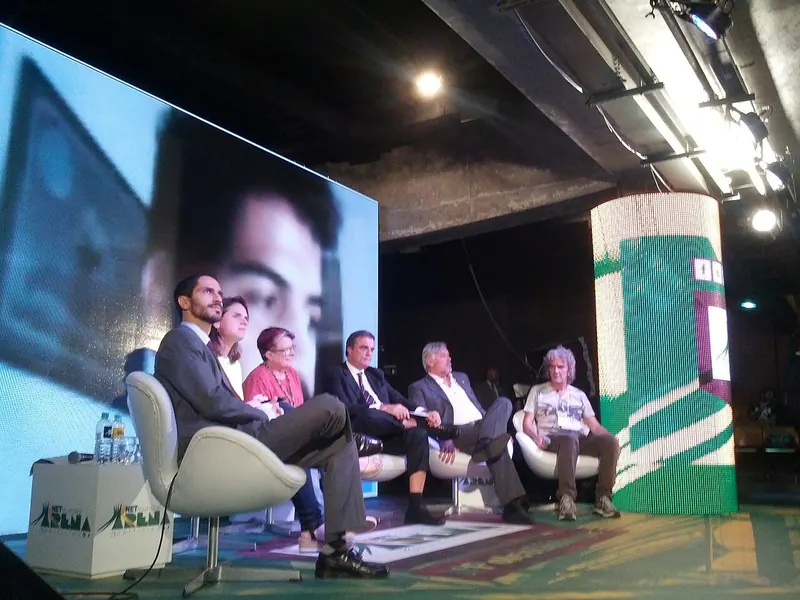 Ilustração da notícia: Provedor de internet vê IP, horários e volume de dados, mas não abre conteúdo em HTTPS