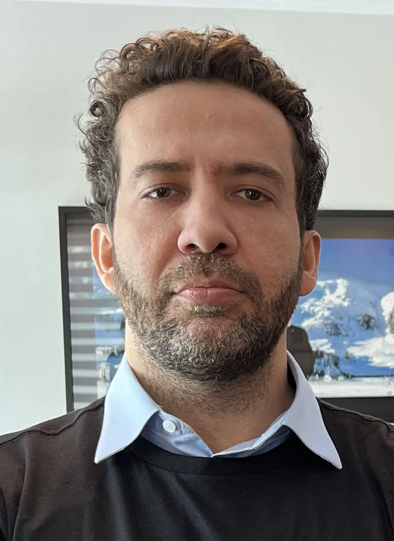 Ilustração da notícia: Janones diz que há censura após TSE mandar suspender canal "Exército do Lula"