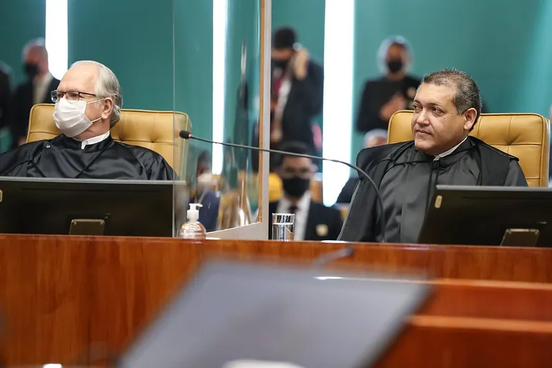 Ilustração da notícia: Campanha de Lula critica Kassio por suspender canal de apoiadores no WhatsApp