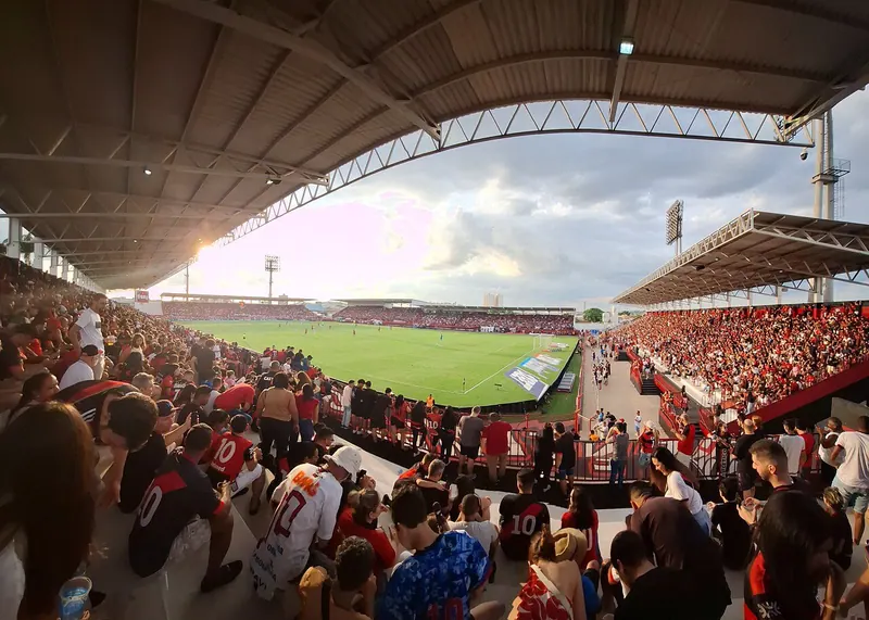 Ilustração da notícia: Atlético-GO empata com o Sport e técnico lamenta chances perdidas na Série B