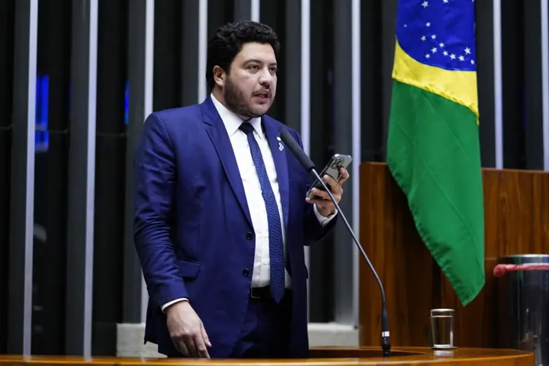 Ilustração da notícia: Deputados federais eleitos têm patrimônio médio quatro vezes maior que o dos derrotados