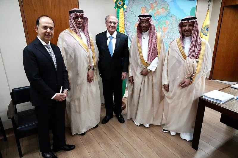 Ilustração da notícia: Alckmin defende, em Aparecida, que a Justiça Eleitoral seja isenta